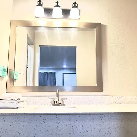 Economy Inn And Suites Tulsa Esterno foto